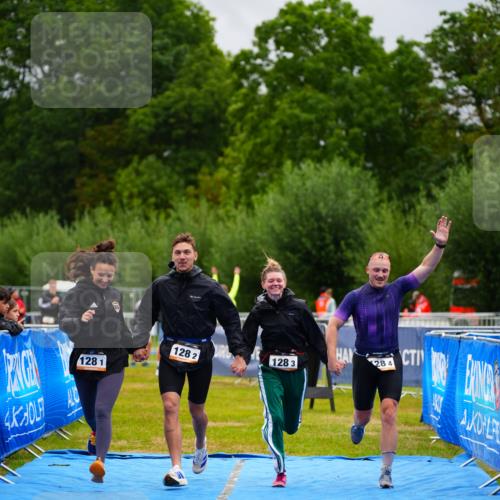 30.08.2026 - Elbe Triathlon Hamburg LAZAROV Photography http://msf.ph/oto/10042978 30.08.2026 16:32:14 Ziel  meine-sportfotos.de