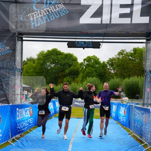 30.08.2026 - Elbe Triathlon Hamburg LAZAROV Photography http://msf.ph/oto/10042999 30.08.2026 16:32:16 Ziel  meine-sportfotos.de