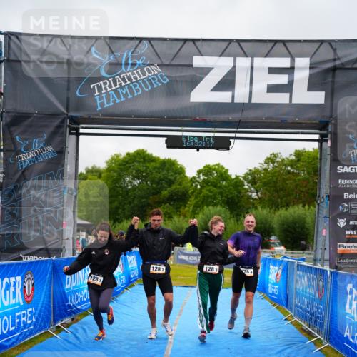 30.08.2026 - Elbe Triathlon Hamburg LAZAROV Photography http://msf.ph/oto/10043010 30.08.2026 16:32:16 Ziel  meine-sportfotos.de