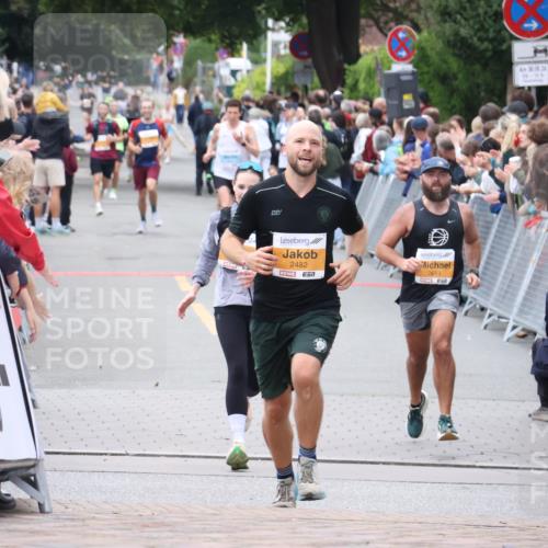 30.08.2026 - Blankeneser Heldenlauf Lena Gebhardt http://msf.ph/oto/10043032 30.08.2026 11:48:54 Ziel  meine-sportfotos.de