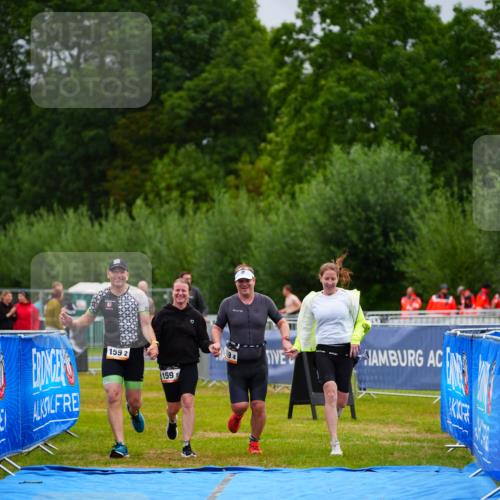 30.08.2026 - Elbe Triathlon Hamburg LAZAROV Photography http://msf.ph/oto/10043035 30.08.2026 16:32:26 Ziel  meine-sportfotos.de