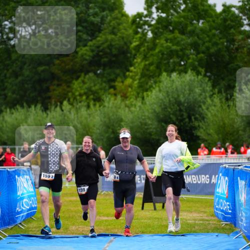 30.08.2026 - Elbe Triathlon Hamburg LAZAROV Photography http://msf.ph/oto/10043051 30.08.2026 16:32:26 Ziel  meine-sportfotos.de