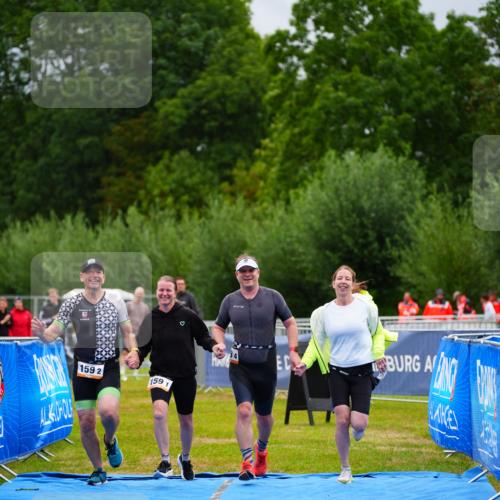 30.08.2026 - Elbe Triathlon Hamburg LAZAROV Photography http://msf.ph/oto/10043057 30.08.2026 16:32:26 Ziel  meine-sportfotos.de