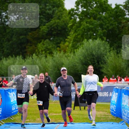 30.08.2026 - Elbe Triathlon Hamburg LAZAROV Photography http://msf.ph/oto/10043065 30.08.2026 16:32:27 Ziel  meine-sportfotos.de
