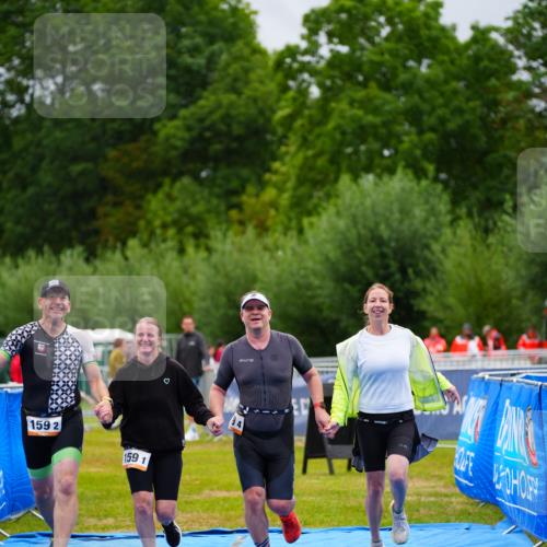 30.08.2026 - Elbe Triathlon Hamburg LAZAROV Photography http://msf.ph/oto/10043080 30.08.2026 16:32:27 Ziel  meine-sportfotos.de