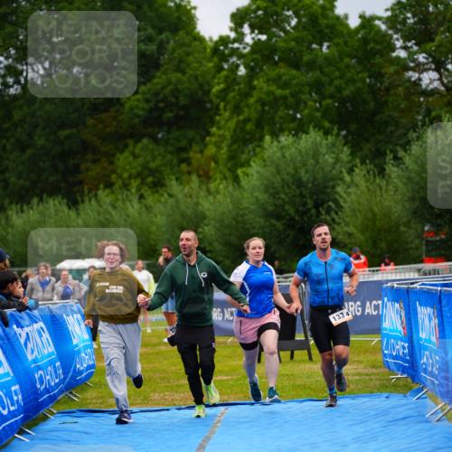 30.08.2026 - Elbe Triathlon Hamburg LAZAROV Photography http://msf.ph/oto/10043097 30.08.2026 16:33:38 Ziel  meine-sportfotos.de