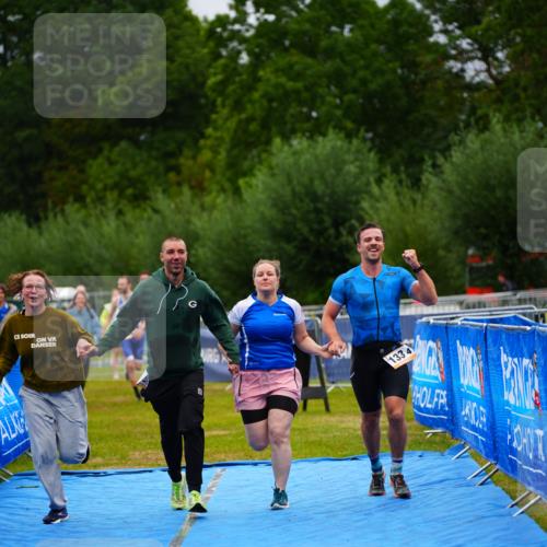 30.08.2026 - Elbe Triathlon Hamburg LAZAROV Photography http://msf.ph/oto/10043111 30.08.2026 16:33:39 Ziel  meine-sportfotos.de