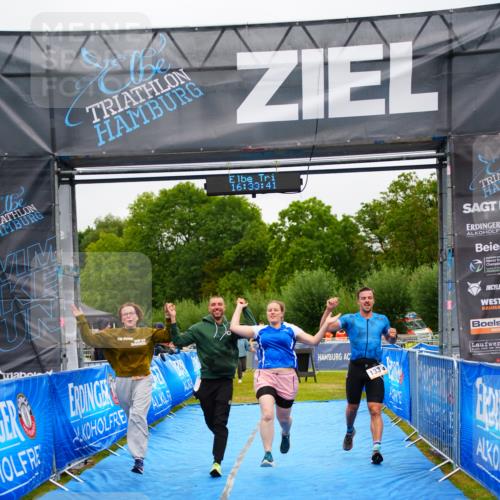 30.08.2026 - Elbe Triathlon Hamburg LAZAROV Photography http://msf.ph/oto/10043131 30.08.2026 16:33:40 Ziel  meine-sportfotos.de