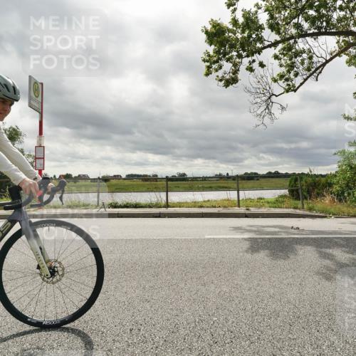 30.08.2026 - Elbe Triathlon Hamburg Michael Burmester http://msf.ph/oto/10043194 30.08.2026 13:48:00 Radfahren  meine-sportfotos.de