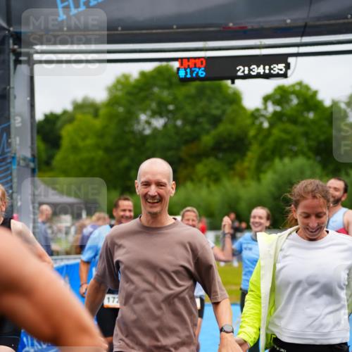 30.08.2026 - Elbe Triathlon Hamburg LAZAROV Photography http://msf.ph/oto/10043226 30.08.2026 16:34:35 Ziel  meine-sportfotos.de