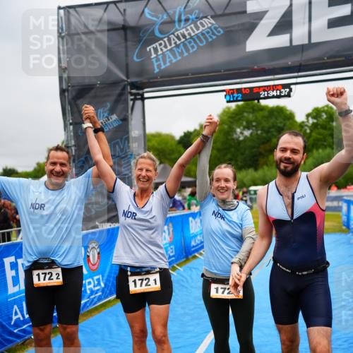 30.08.2026 - Elbe Triathlon Hamburg LAZAROV Photography http://msf.ph/oto/10043239 30.08.2026 16:34:40 Ziel  meine-sportfotos.de