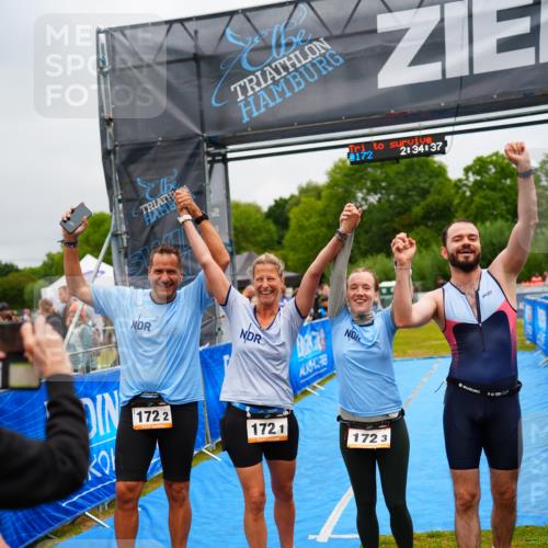 30.08.2026 - Elbe Triathlon Hamburg LAZAROV Photography http://msf.ph/oto/10043258 30.08.2026 16:34:41 Ziel  meine-sportfotos.de