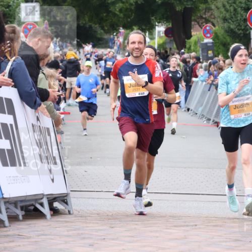30.08.2026 - Blankeneser Heldenlauf Lena Gebhardt http://msf.ph/oto/10043262 30.08.2026 11:49:07 Ziel 2291, 2482, 2531, 2613, 2943, 4351 meine-sportfotos.de