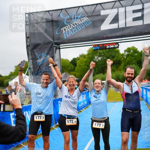 30.08.2026 - Elbe Triathlon Hamburg LAZAROV Photography http://msf.ph/oto/10043272 30.08.2026 16:34:42 Ziel  meine-sportfotos.de