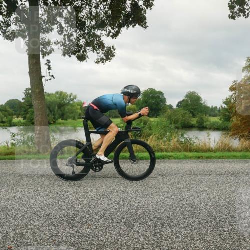 30.08.2026 - Elbe Triathlon Hamburg Michael Burmester http://msf.ph/oto/10043310 30.08.2026 09:01:44 Radfahren 211, 376, 379, 386 meine-sportfotos.de