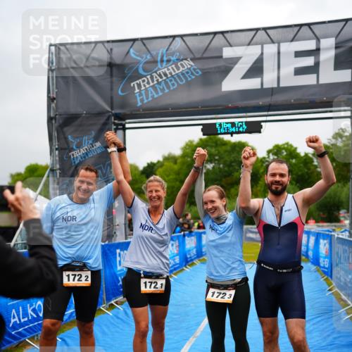 30.08.2026 - Elbe Triathlon Hamburg LAZAROV Photography http://msf.ph/oto/10043321 30.08.2026 16:34:47 Ziel  meine-sportfotos.de