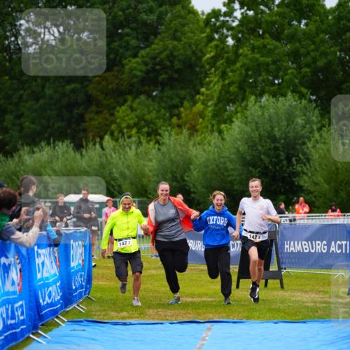 30.08.2026 - Elbe Triathlon Hamburg LAZAROV Photography http://msf.ph/oto/10043391 30.08.2026 16:35:29 Ziel  meine-sportfotos.de