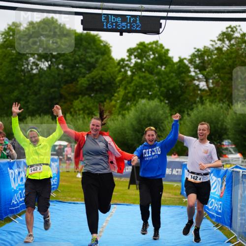 30.08.2026 - Elbe Triathlon Hamburg LAZAROV Photography http://msf.ph/oto/10043418 30.08.2026 16:35:31 Ziel  meine-sportfotos.de