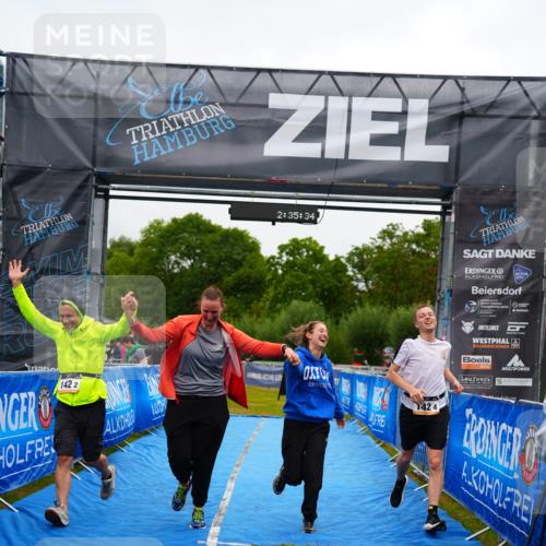 30.08.2026 - Elbe Triathlon Hamburg LAZAROV Photography http://msf.ph/oto/10043439 30.08.2026 16:35:33 Ziel  meine-sportfotos.de