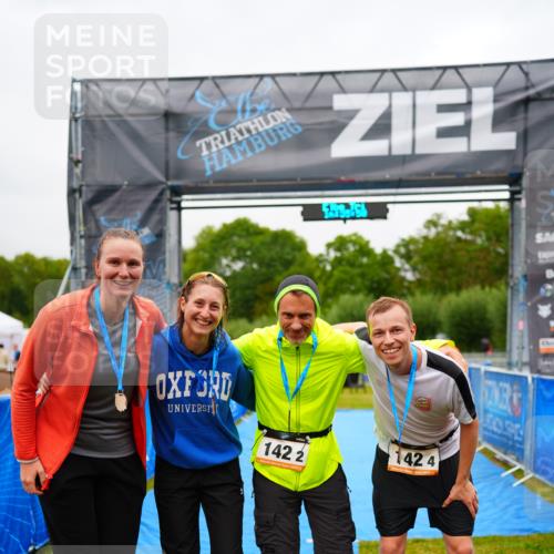 30.08.2026 - Elbe Triathlon Hamburg LAZAROV Photography http://msf.ph/oto/10043482 30.08.2026 16:35:57 Ziel  meine-sportfotos.de