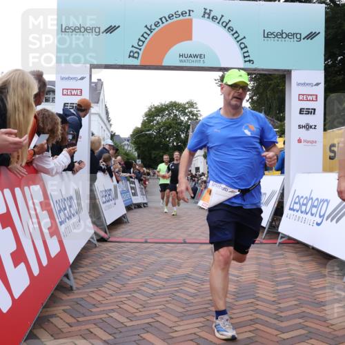 30.08.2026 - Blankeneser Heldenlauf Lena Gebhardt http://msf.ph/oto/10043496 30.08.2026 11:49:17 Ziel 2258, 2291, 2531, 2599, 2704, 2879 meine-sportfotos.de