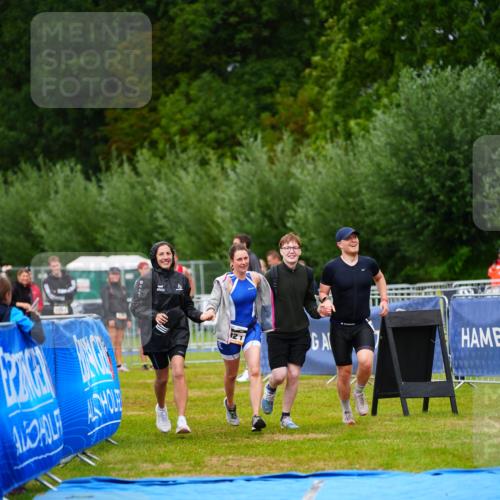 30.08.2026 - Elbe Triathlon Hamburg LAZAROV Photography http://msf.ph/oto/10043497 30.08.2026 16:37:22 Ziel  meine-sportfotos.de