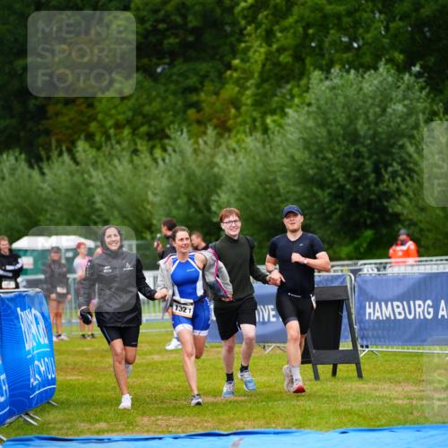 30.08.2026 - Elbe Triathlon Hamburg LAZAROV Photography http://msf.ph/oto/10043503 30.08.2026 16:37:22 Ziel  meine-sportfotos.de