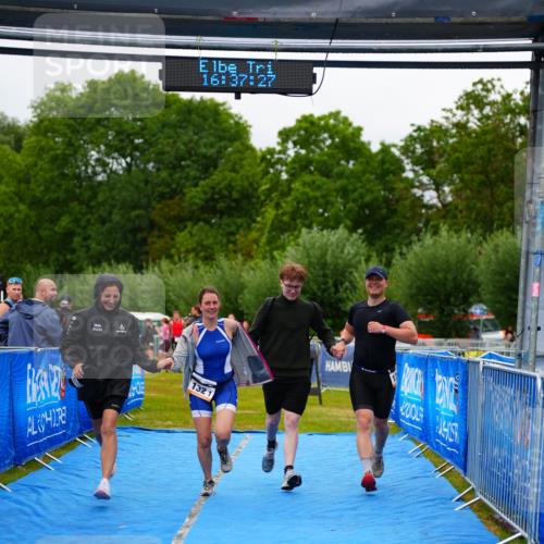 30.08.2026 - Elbe Triathlon Hamburg LAZAROV Photography http://msf.ph/oto/10043544 30.08.2026 16:37:26 Ziel  meine-sportfotos.de