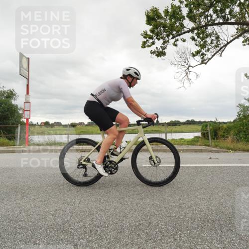30.08.2026 - Elbe Triathlon Hamburg Michael Burmester http://msf.ph/oto/10043568 30.08.2026 14:09:19 Radfahren 140, 163, 164 meine-sportfotos.de