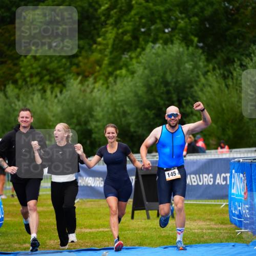 30.08.2026 - Elbe Triathlon Hamburg LAZAROV Photography http://msf.ph/oto/10043632 30.08.2026 16:38:31 Ziel  meine-sportfotos.de