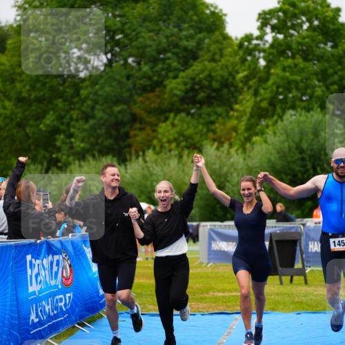 30.08.2026 - Elbe Triathlon Hamburg LAZAROV Photography http://msf.ph/oto/10043644 30.08.2026 16:38:32 Ziel  meine-sportfotos.de