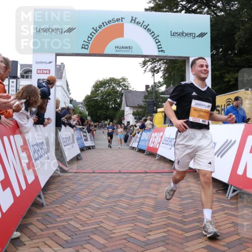 30.08.2026 - Blankeneser Heldenlauf Lena Gebhardt http://msf.ph/oto/10043651 30.08.2026 11:49:24 Ziel 2258, 2555, 2599, 2624, 2879, 2955 meine-sportfotos.de