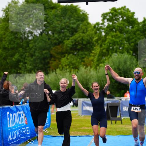 30.08.2026 - Elbe Triathlon Hamburg LAZAROV Photography http://msf.ph/oto/10043652 30.08.2026 16:38:33 Ziel  meine-sportfotos.de