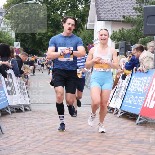 30.08.2026 - Blankeneser Heldenlauf Lena Gebhardt http://msf.ph/oto/10043680 30.08.2026 11:49:26 Ziel 2232, 2555, 2599, 2624, 2879, 2955 meine-sportfotos.de