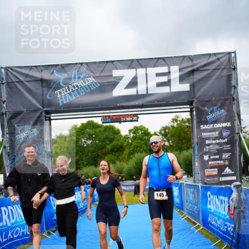 30.08.2026 - Elbe Triathlon Hamburg LAZAROV Photography http://msf.ph/oto/10043694 30.08.2026 16:38:35 Ziel  meine-sportfotos.de