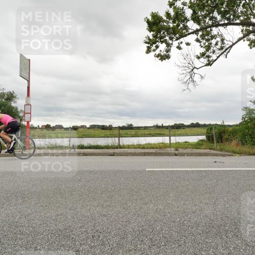 30.08.2026 - Elbe Triathlon Hamburg Michael Burmester http://msf.ph/oto/10043698 30.08.2026 14:10:23 Radfahren 147 meine-sportfotos.de
