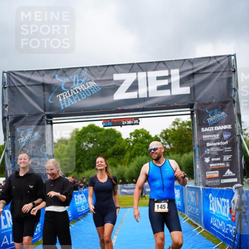 30.08.2026 - Elbe Triathlon Hamburg LAZAROV Photography http://msf.ph/oto/10043701 30.08.2026 16:38:35 Ziel  meine-sportfotos.de