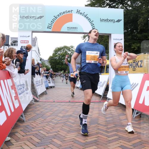 30.08.2026 - Blankeneser Heldenlauf Lena Gebhardt http://msf.ph/oto/10043740 30.08.2026 11:49:28 Ziel 2232, 2555, 2624, 2955 meine-sportfotos.de