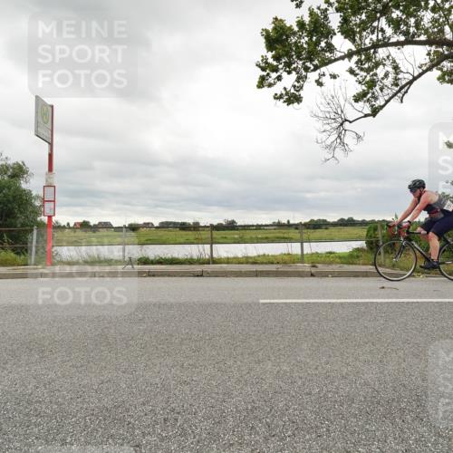 30.08.2026 - Elbe Triathlon Hamburg Michael Burmester http://msf.ph/oto/10043742 30.08.2026 14:10:46 Radfahren  meine-sportfotos.de