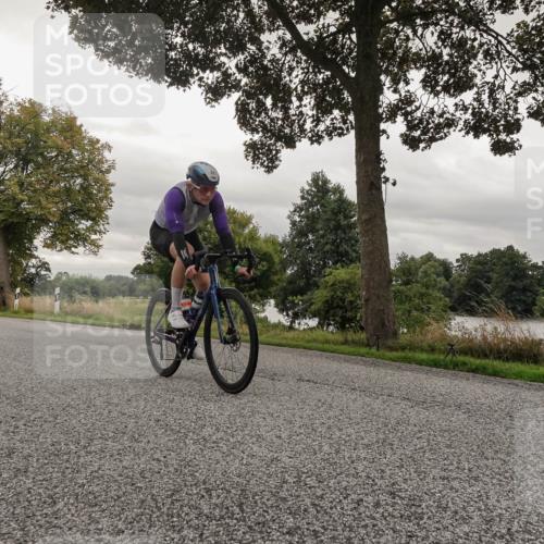 30.08.2026 - Elbe Triathlon Hamburg Michael Burmester http://msf.ph/oto/10043747 30.08.2026 09:20:01 Radfahren 421, 588 meine-sportfotos.de