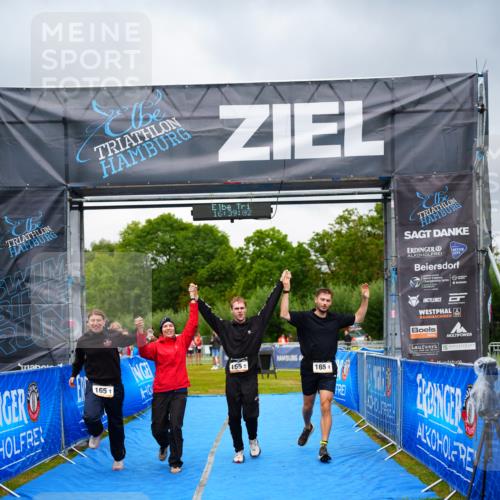 30.08.2026 - Elbe Triathlon Hamburg LAZAROV Photography http://msf.ph/oto/10043799 30.08.2026 16:39:02 Ziel  meine-sportfotos.de