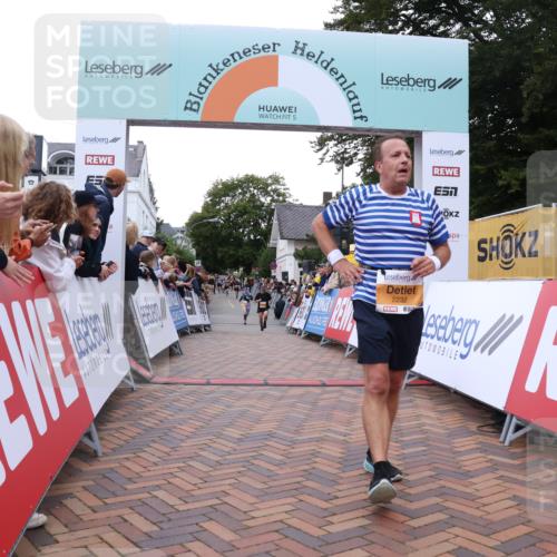 30.08.2026 - Blankeneser Heldenlauf Lena Gebhardt http://msf.ph/oto/10043808 30.08.2026 11:49:31 Ziel 2232, 2624, 2952, 2955 meine-sportfotos.de