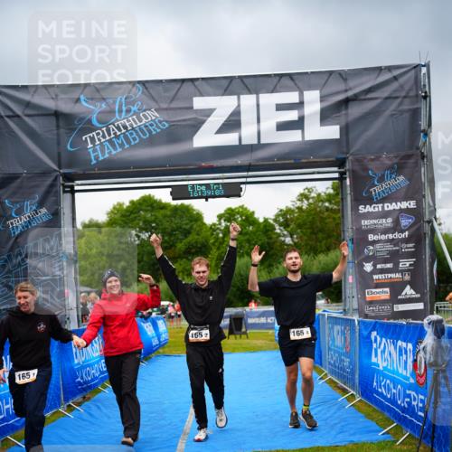 30.08.2026 - Elbe Triathlon Hamburg LAZAROV Photography http://msf.ph/oto/10043822 30.08.2026 16:39:02 Ziel  meine-sportfotos.de