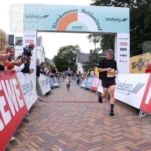 30.08.2026 - Blankeneser Heldenlauf Lena Gebhardt http://msf.ph/oto/10043864 30.08.2026 11:49:36 Ziel 2205, 2232, 2952 meine-sportfotos.de