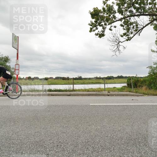 30.08.2026 - Elbe Triathlon Hamburg Michael Burmester http://msf.ph/oto/10043875 30.08.2026 14:11:20 Radfahren 173 meine-sportfotos.de