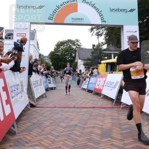 30.08.2026 - Blankeneser Heldenlauf Lena Gebhardt http://msf.ph/oto/10043877 30.08.2026 11:49:36 Ziel 2205, 2232, 2952 meine-sportfotos.de