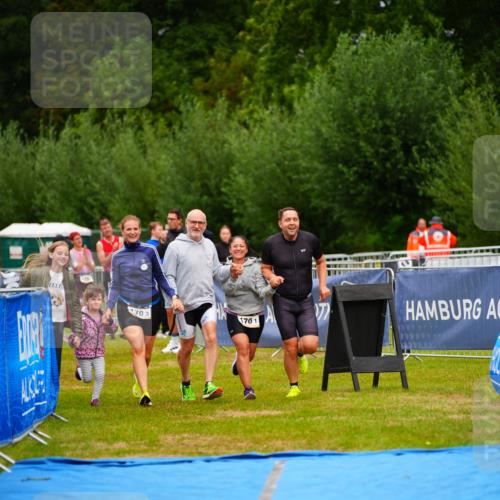 30.08.2026 - Elbe Triathlon Hamburg LAZAROV Photography http://msf.ph/oto/10043885 30.08.2026 16:39:33 Ziel  meine-sportfotos.de