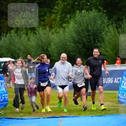 30.08.2026 - Elbe Triathlon Hamburg LAZAROV Photography http://msf.ph/oto/10043915 30.08.2026 16:39:35 Ziel  meine-sportfotos.de