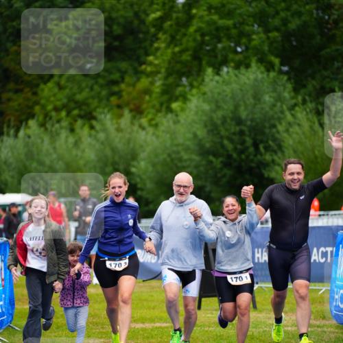30.08.2026 - Elbe Triathlon Hamburg LAZAROV Photography http://msf.ph/oto/10043925 30.08.2026 16:39:35 Ziel  meine-sportfotos.de