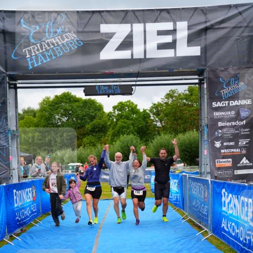 30.08.2026 - Elbe Triathlon Hamburg LAZAROV Photography http://msf.ph/oto/10043944 30.08.2026 16:39:38 Ziel  meine-sportfotos.de
